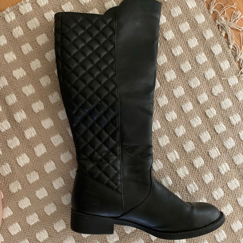 Fall boots 🍁 - Picture 2 of 3